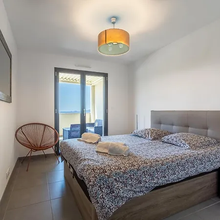 Le Clos Londa - - Vue Parking